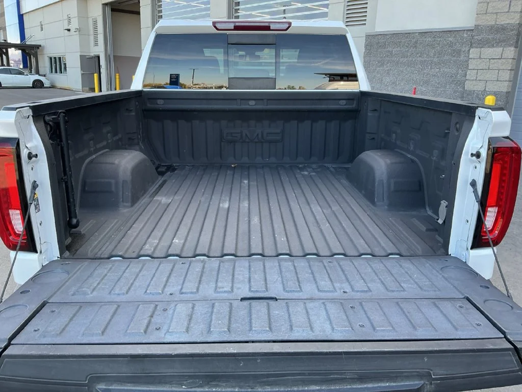 Used 2021 WHITE FROST TRICOAT GMC SLT image 29