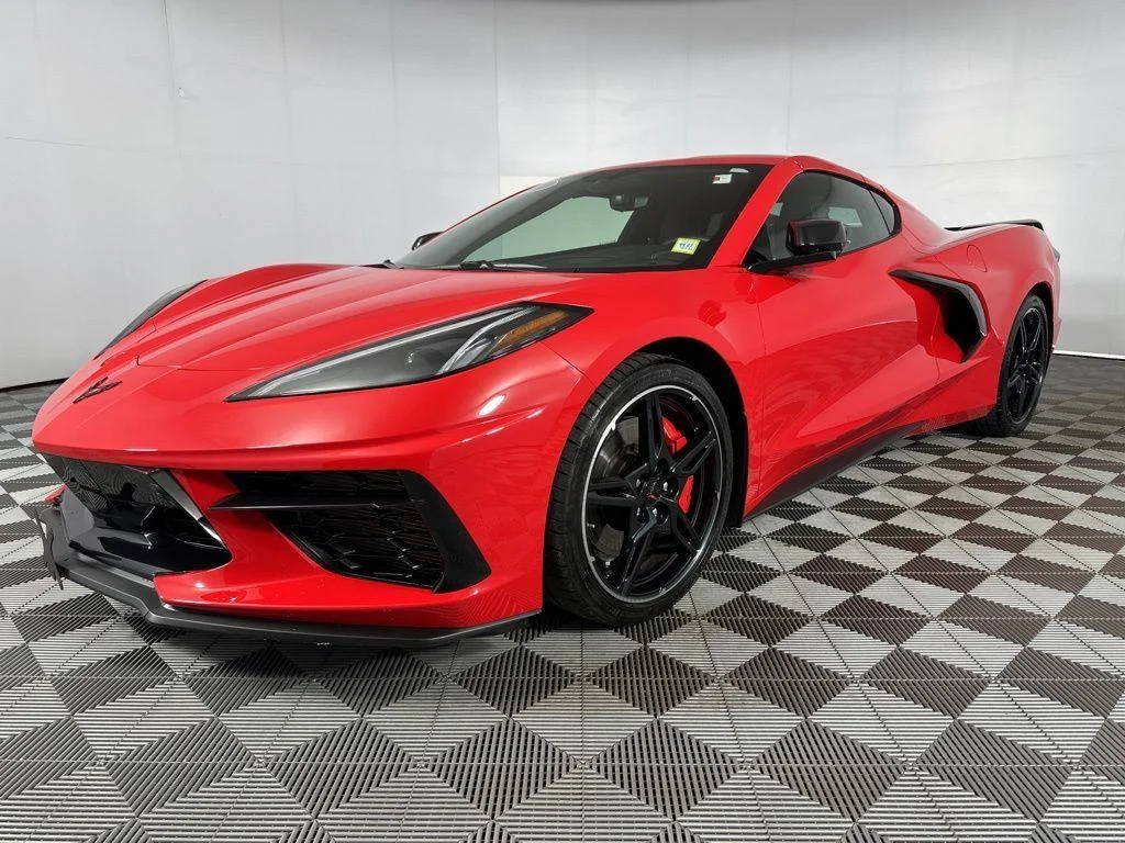 Used 2021 TORCH RED Chevrolet 2LT image 4