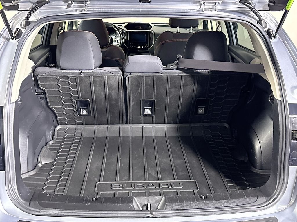 Used 2020 Ice Silver Metallic Subaru Premium image 21