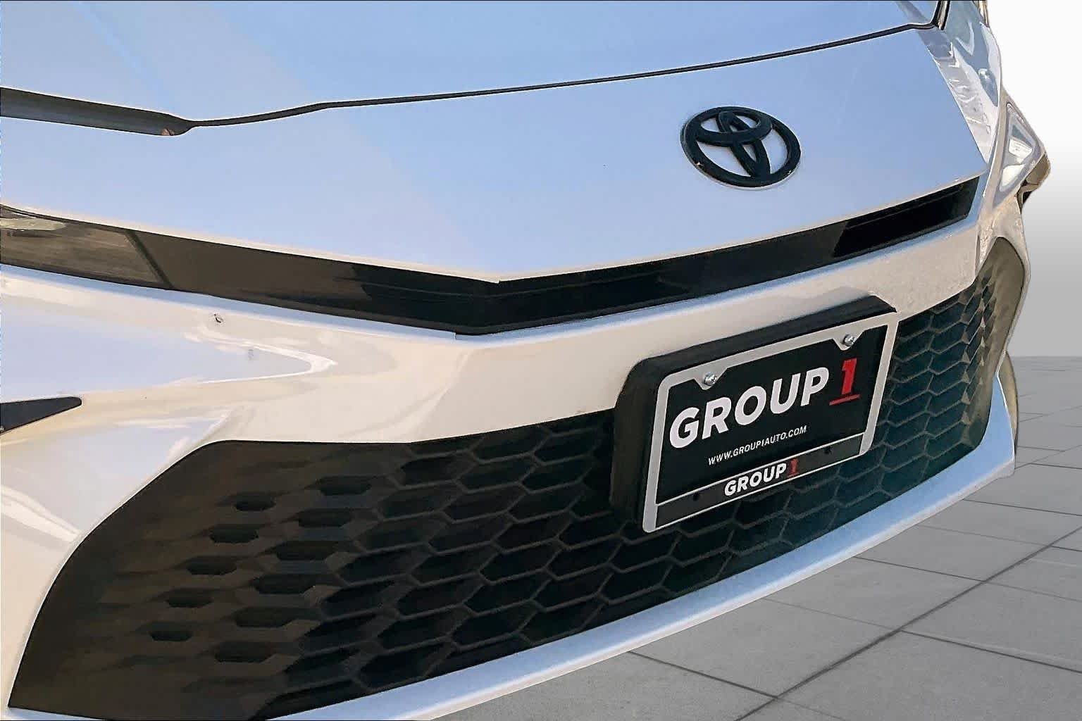 Used 2026 Ice Cap Toyota SE image 28