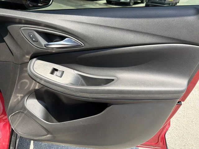 Used 2023  Buick Preferred image 23