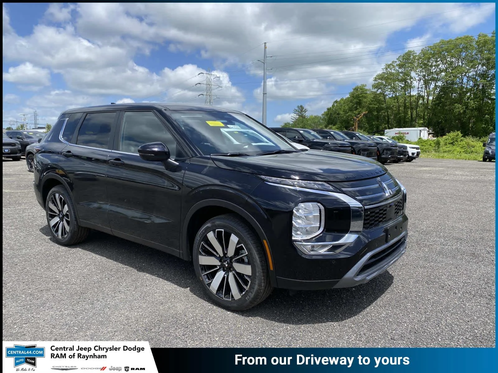 2026 Mitsubishi Outlander SE