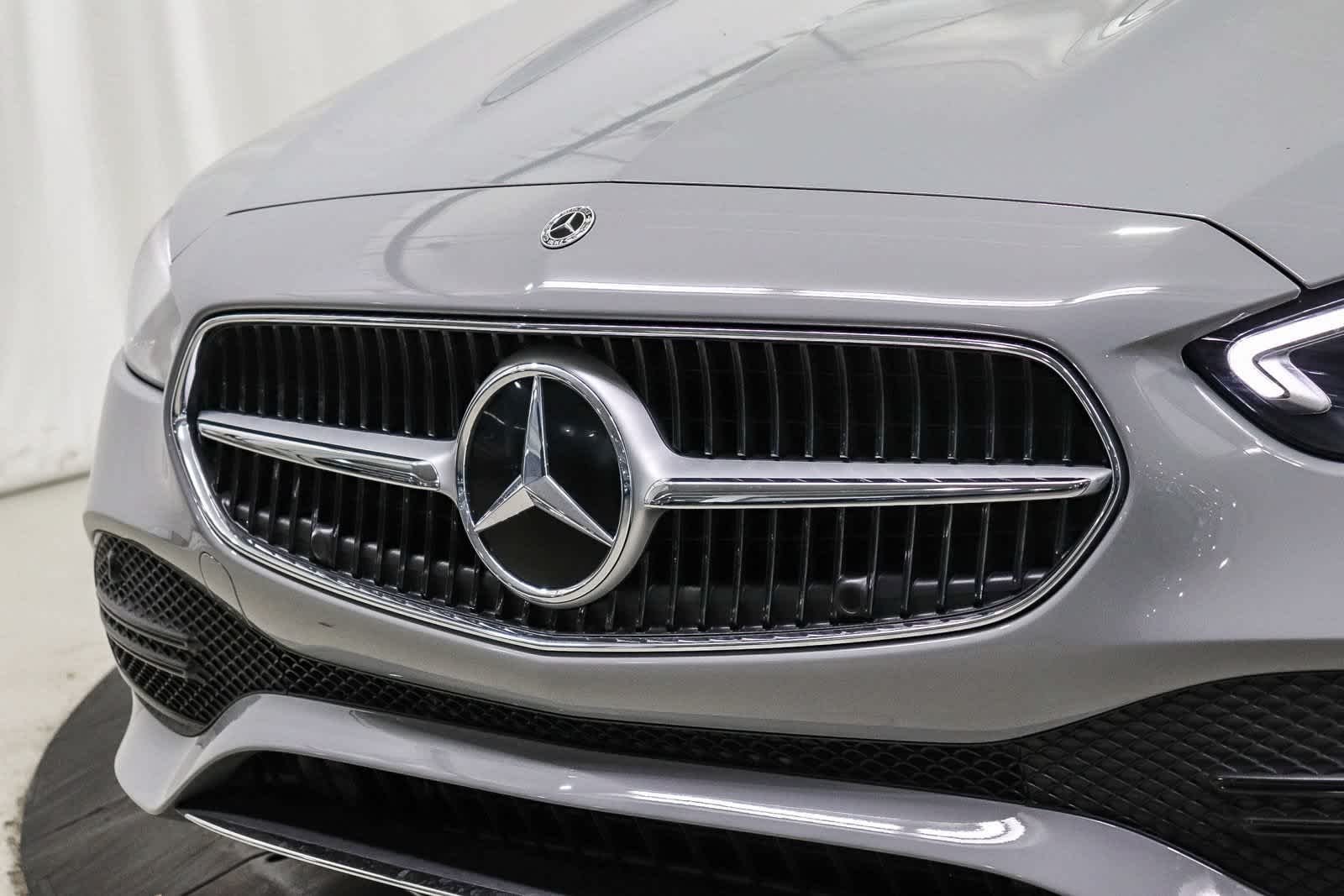 New 2026 MANUFAKTUR Alpine Grey Mercedes-Benz C 300 image 8