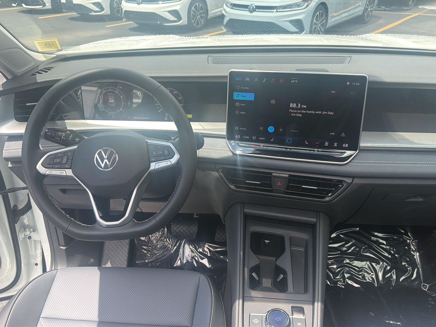 New 2026 White Volkswagen 2.0T SE image 9