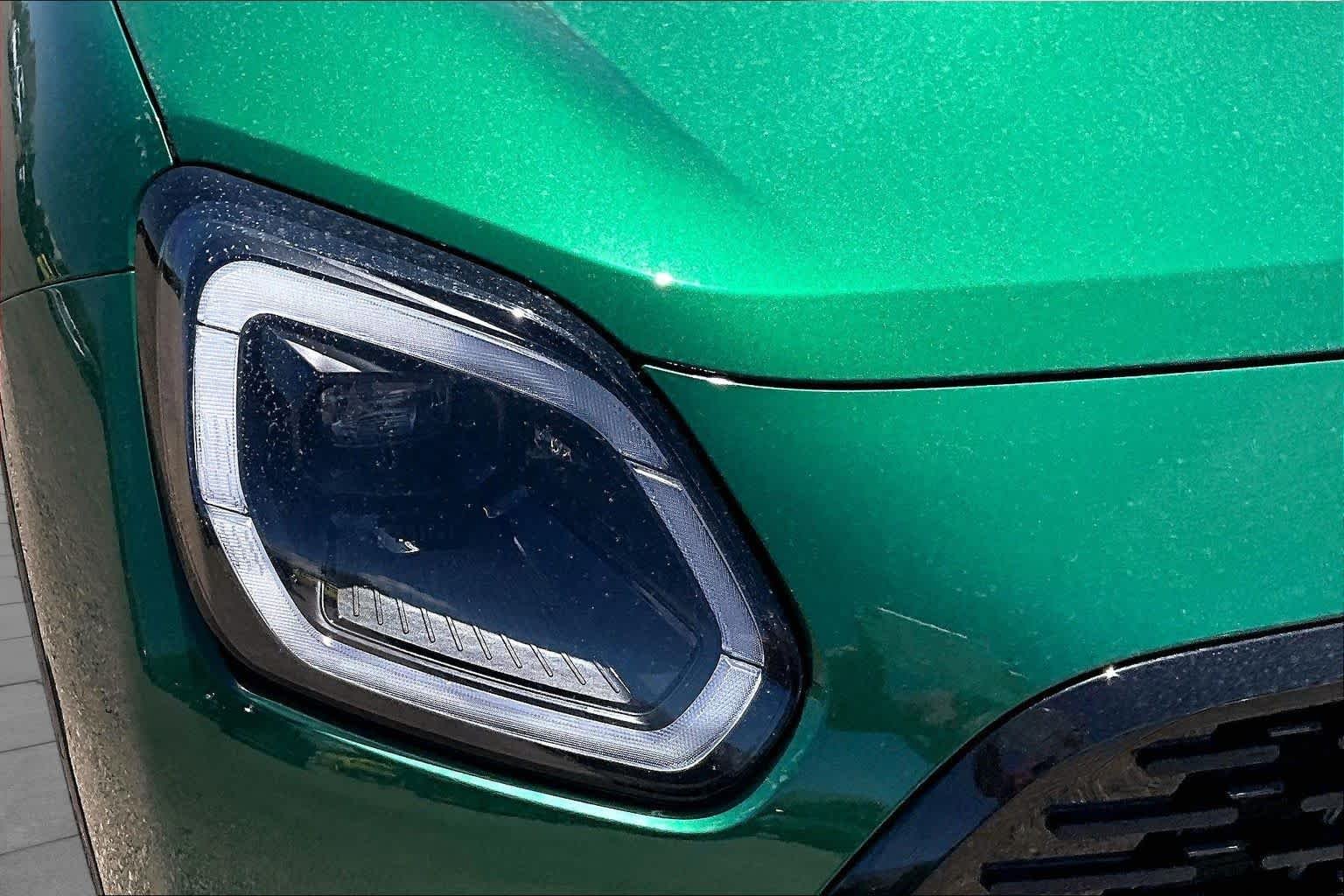 New 2027 British Racing Green IV Metallic MINI Signature Plus image 13
