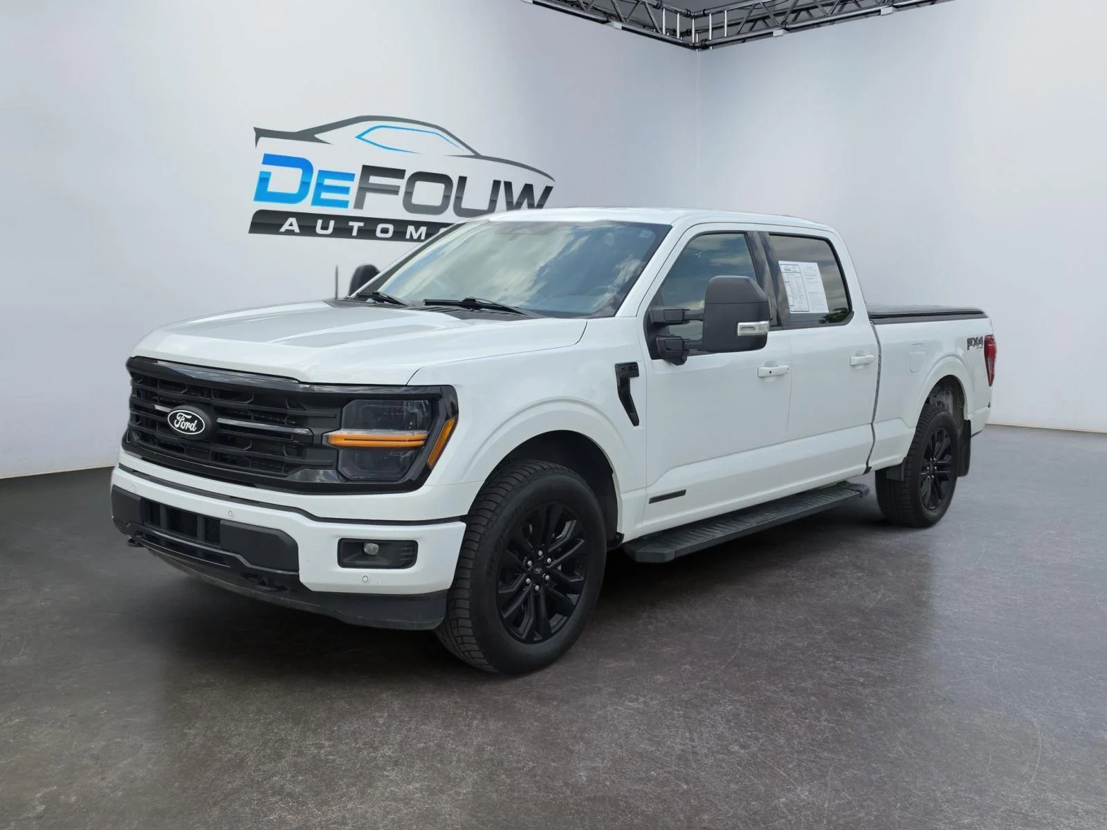 Used 2024 Oxford White Ford XLT image 7