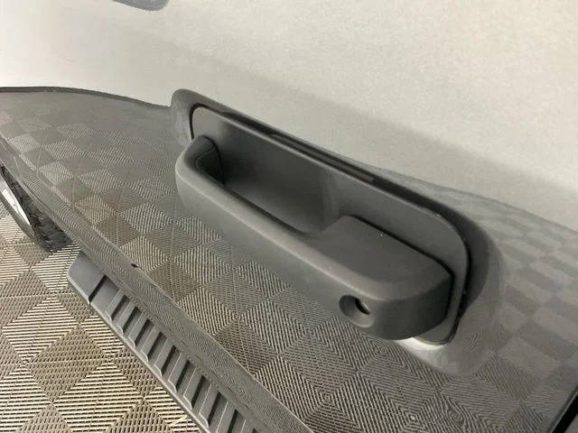Used 2018 Magnetic Ford XL image 10