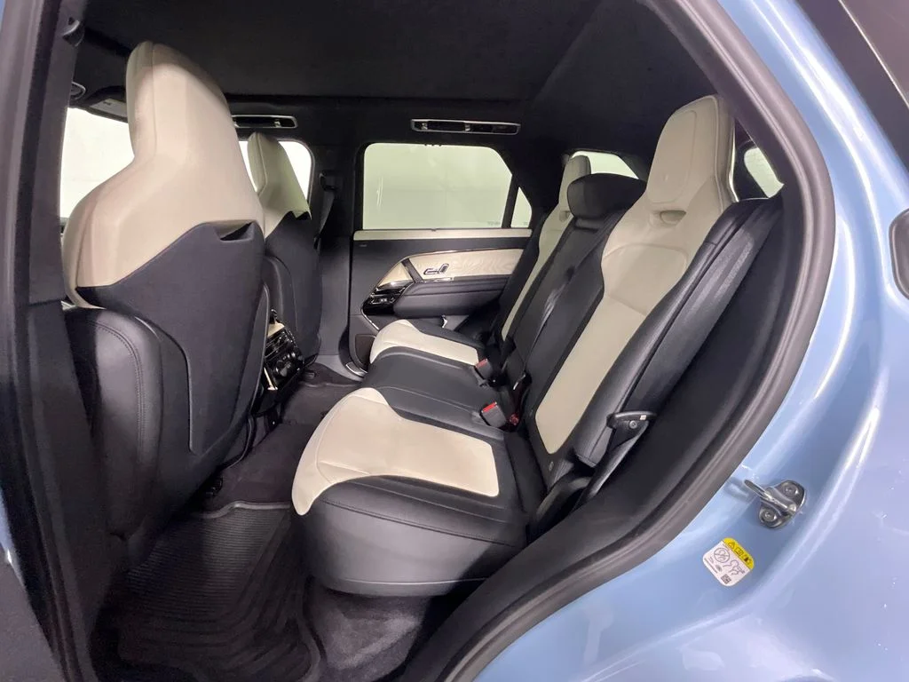 Used 2025 Blue Land Rover SV Edition Two image 24