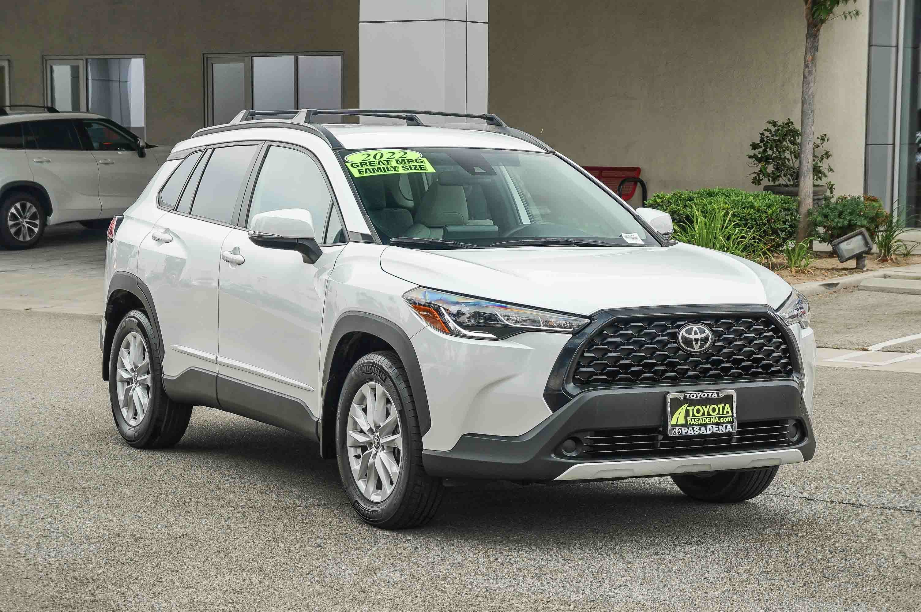 Used 2022 WIND CHILL PEARL TOYOTA TRUCK LE image 3