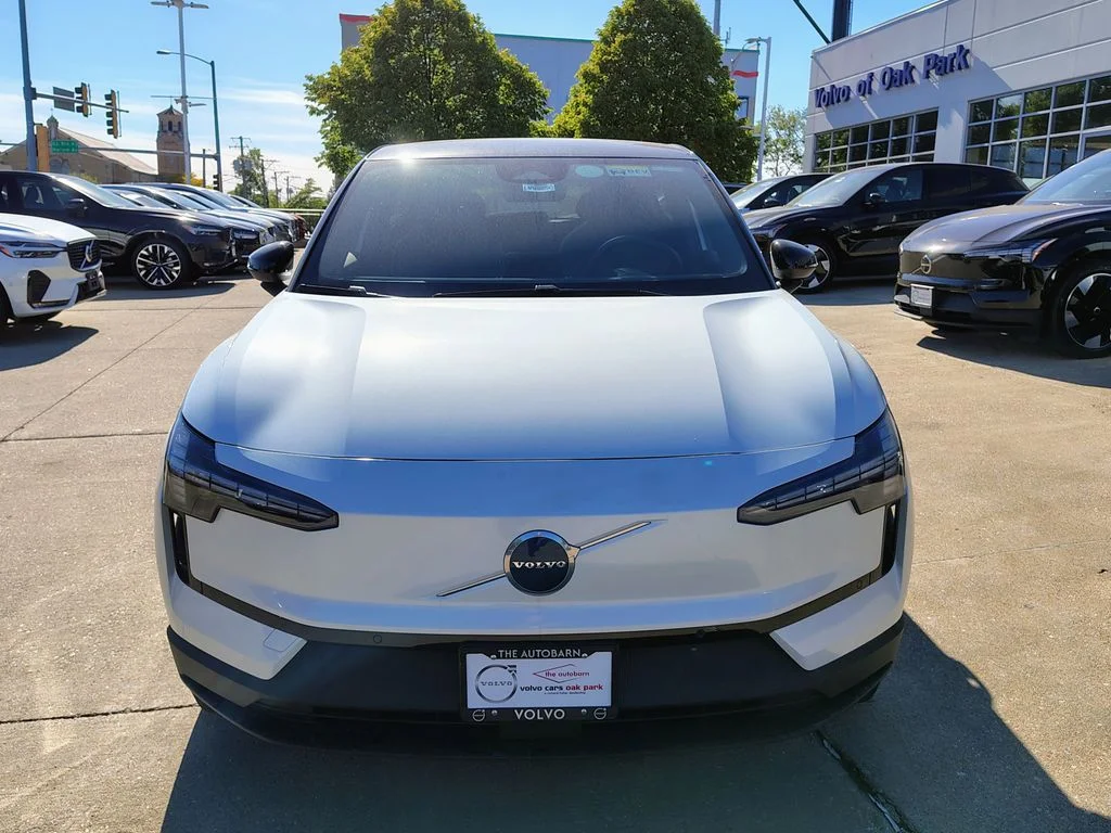 New 2026 Crystal White Volvo Plus image 5