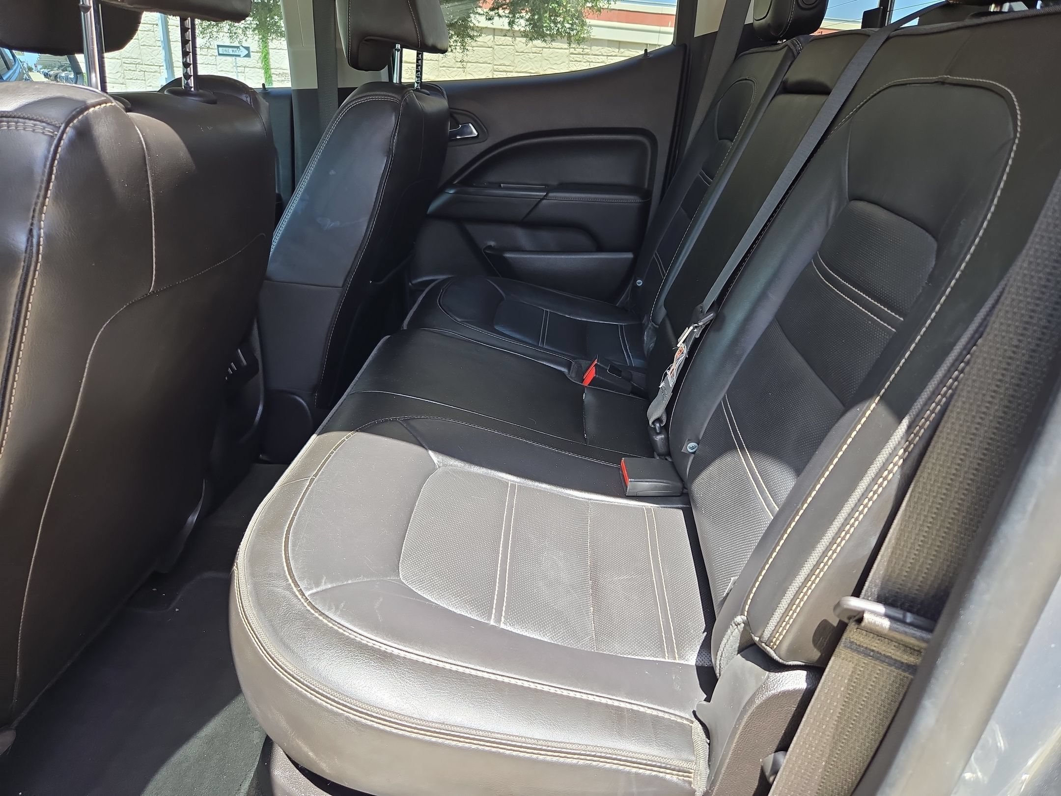 Used 2018 Mineral Metallic GMC 2WD Denali image 13