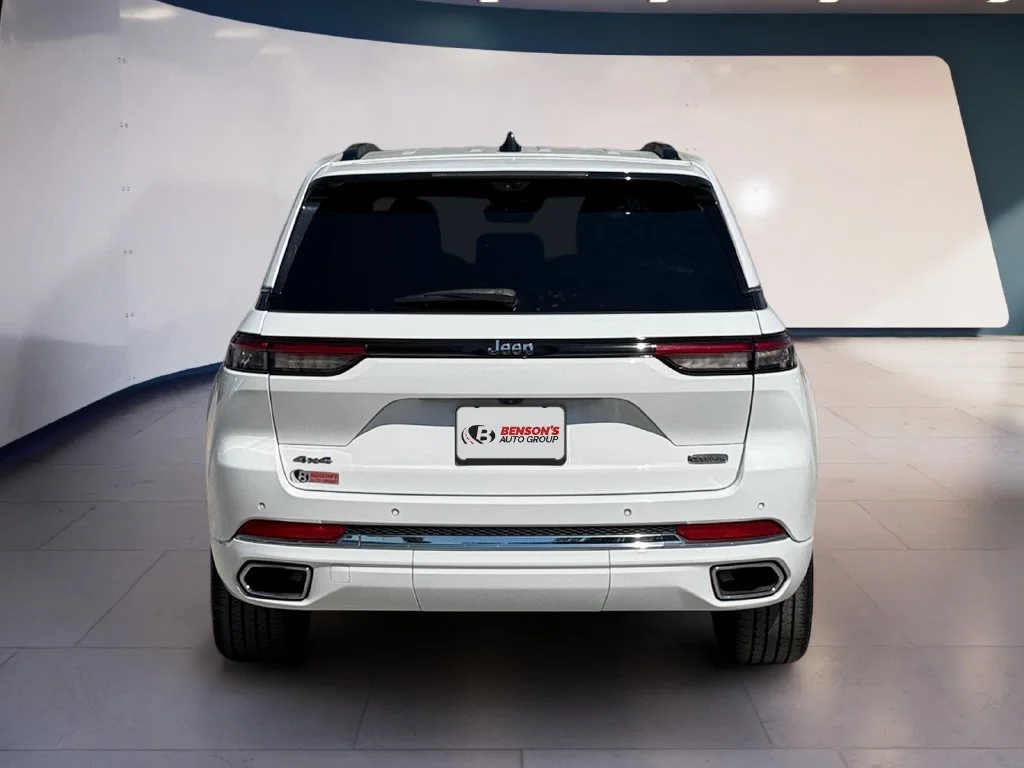 Used 2023 White Jeep Overland image 4