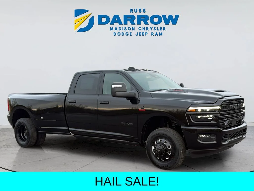 New 2026 Diamond Black Crystal Pearl-Coat Exterior Paint RAM Laramie image 7