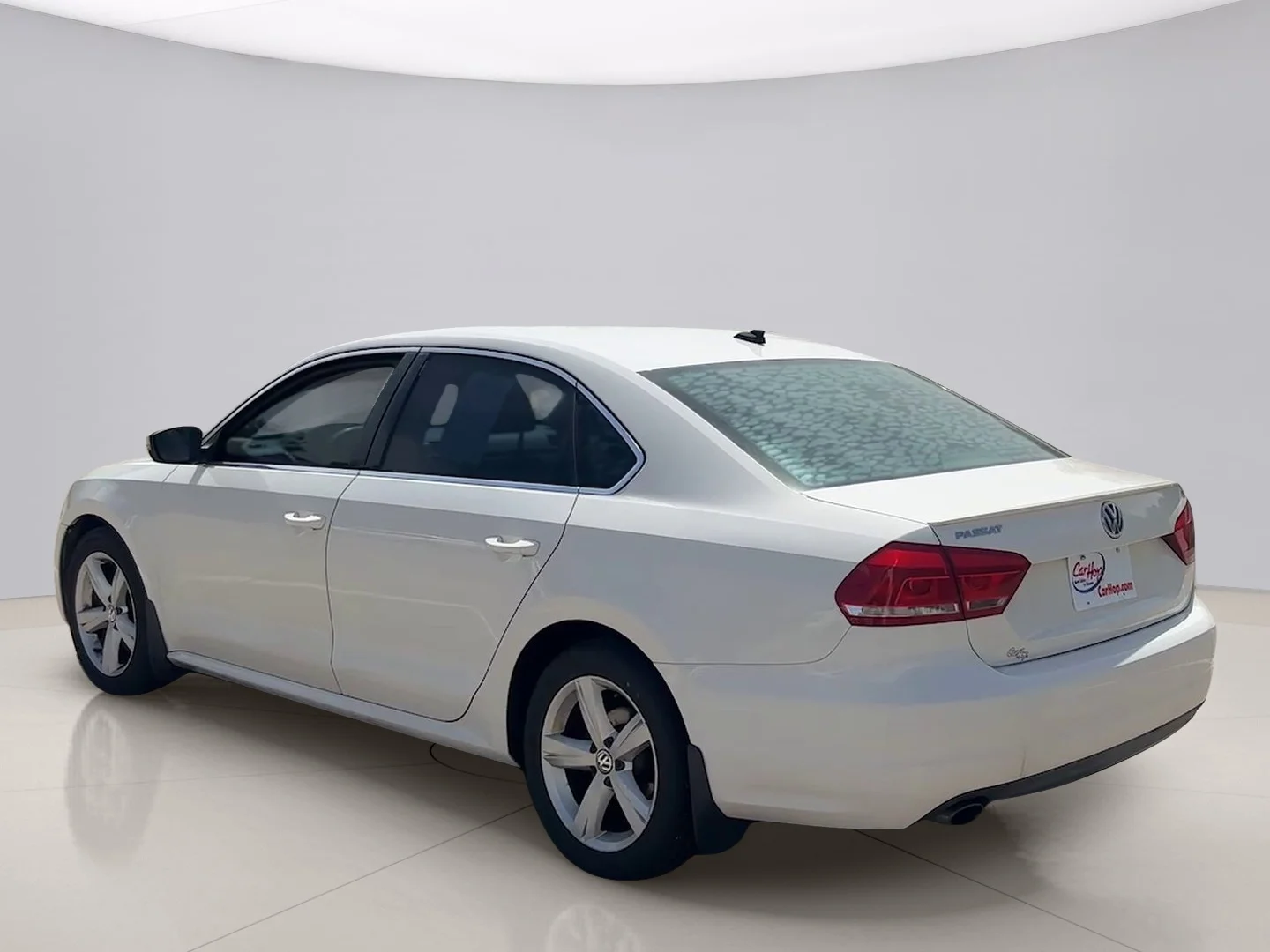 Used 2013 White Volkswagen 2.5 SE MT image 3