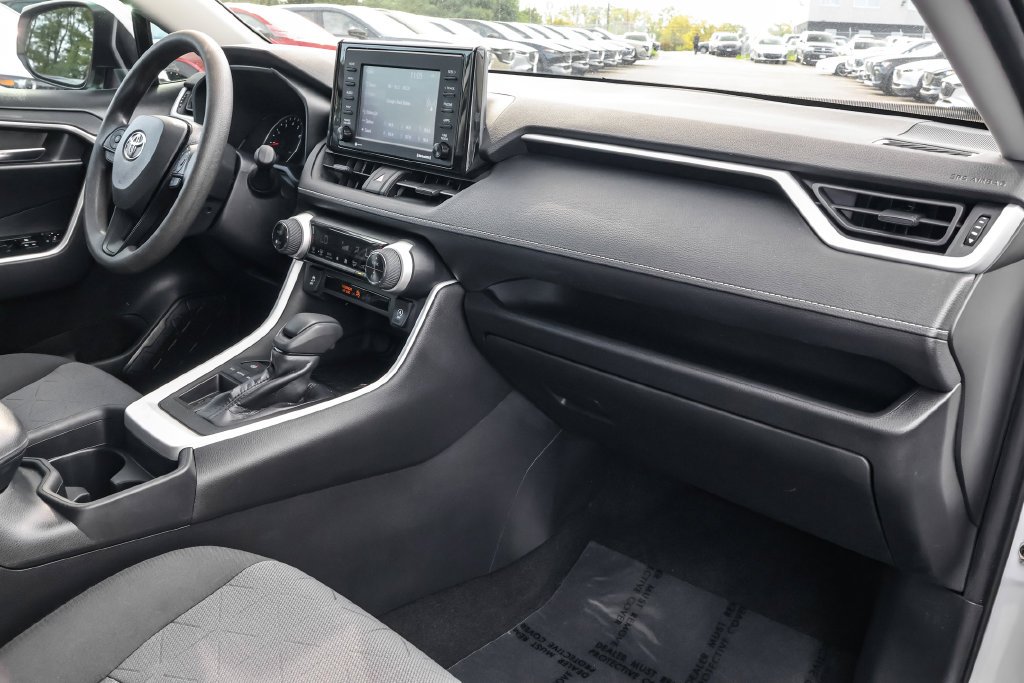 Used 2020 White Toyota XLE image 36