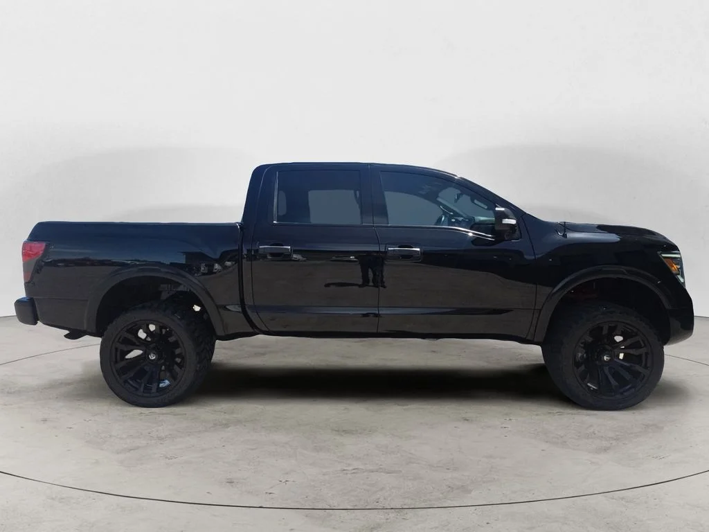 Used 2021 Black Nissan PRO-4X image 6