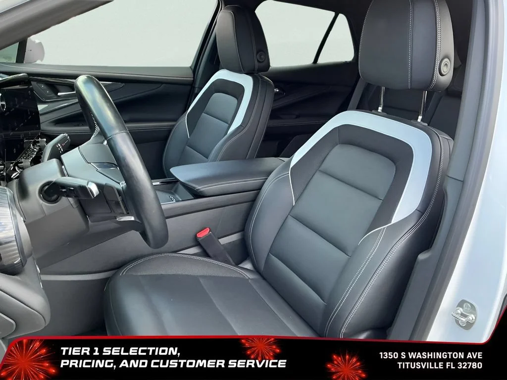 Used 2024 Summit White Chevrolet LT image 22