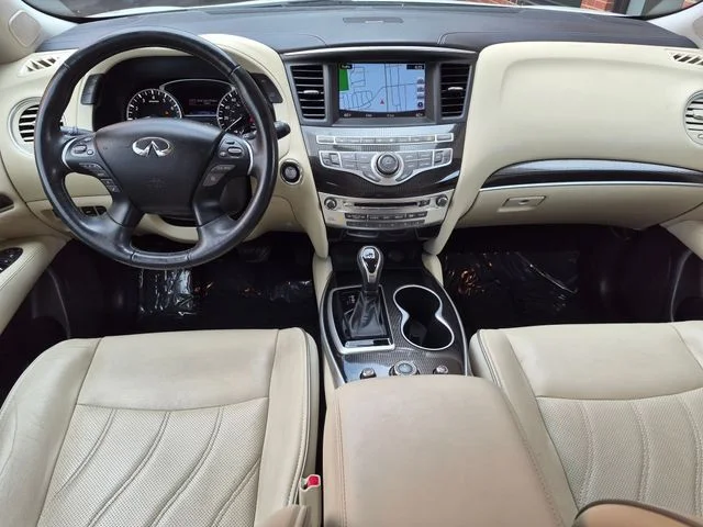 Used 2017 White INFINITI Base image 27