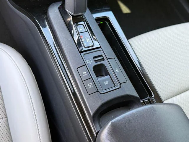 Certified Used 2023 WIND CHILL PEARL* Toyota XLE image 20