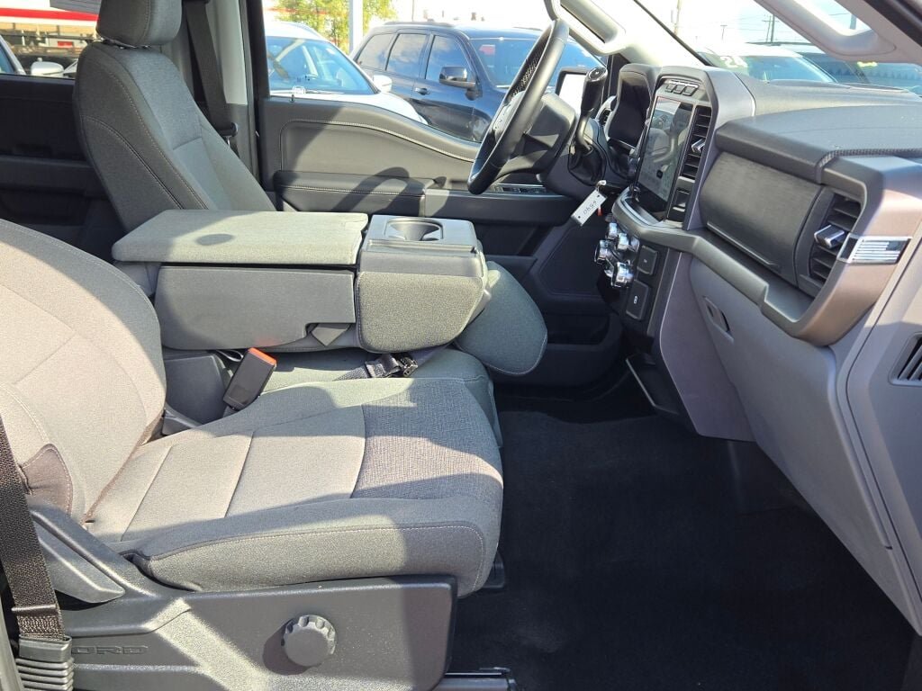 Used 2024 Black Ford XLT image 5