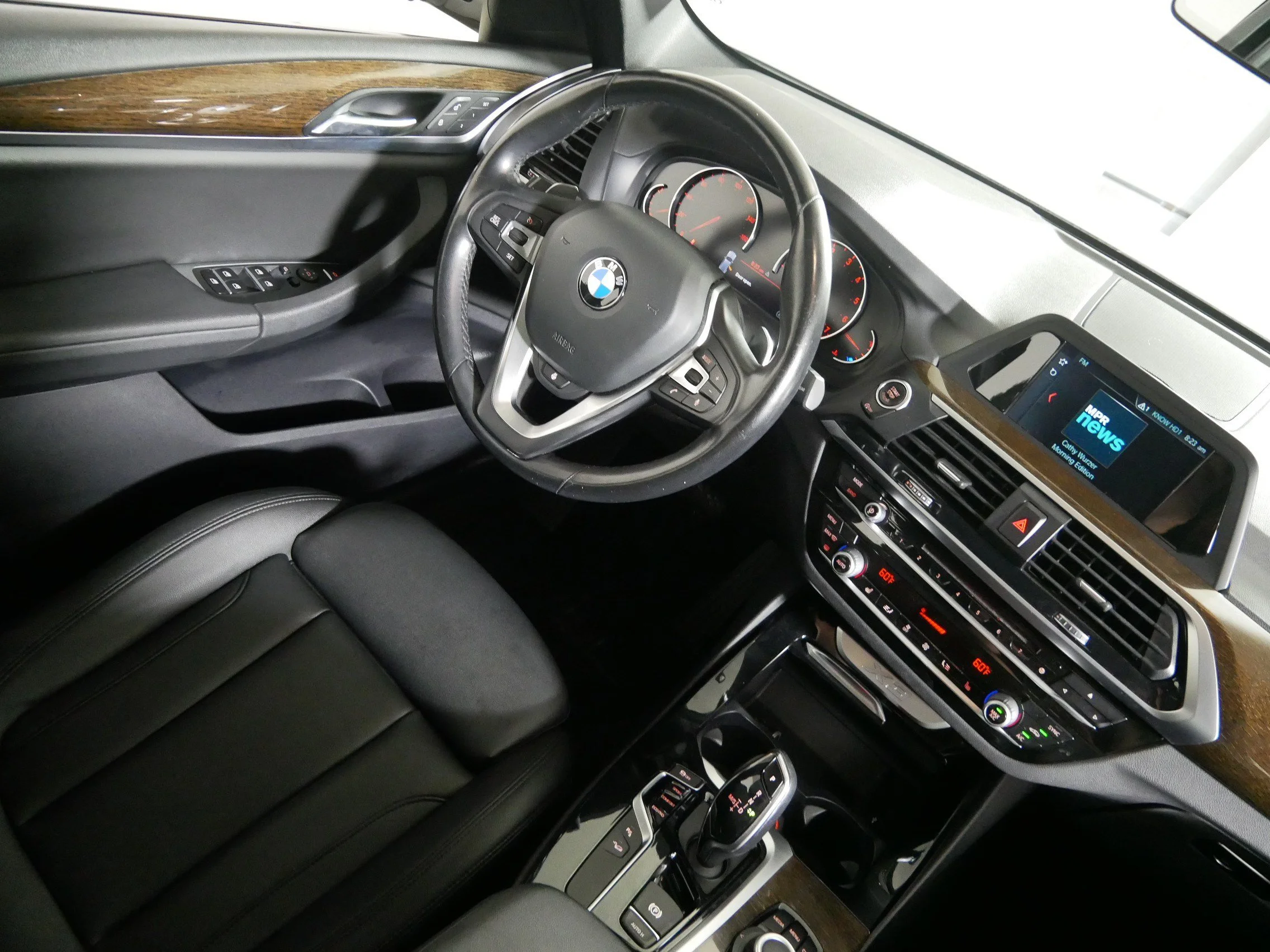 Used 2018 Alpine White BMW xDrive30i image 9