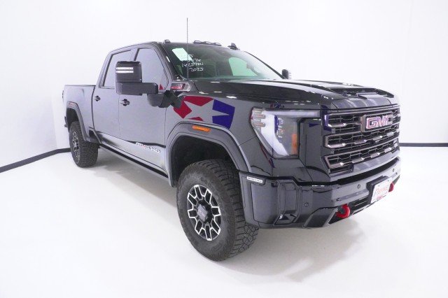 Used 2025 Onyx Black GMC AT4X image 3