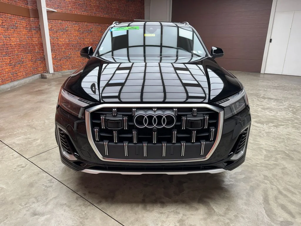 Used 2025 Black Audi 55 Prestige image 9
