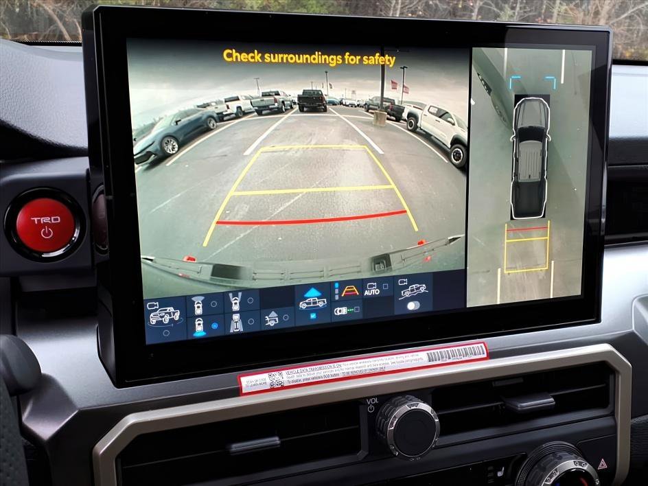 2025 Toyota Tacoma TRD Off Road - Photo 10