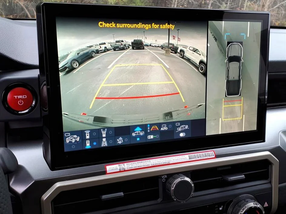2025 Toyota Tacoma TRD Off Road - Photo 10