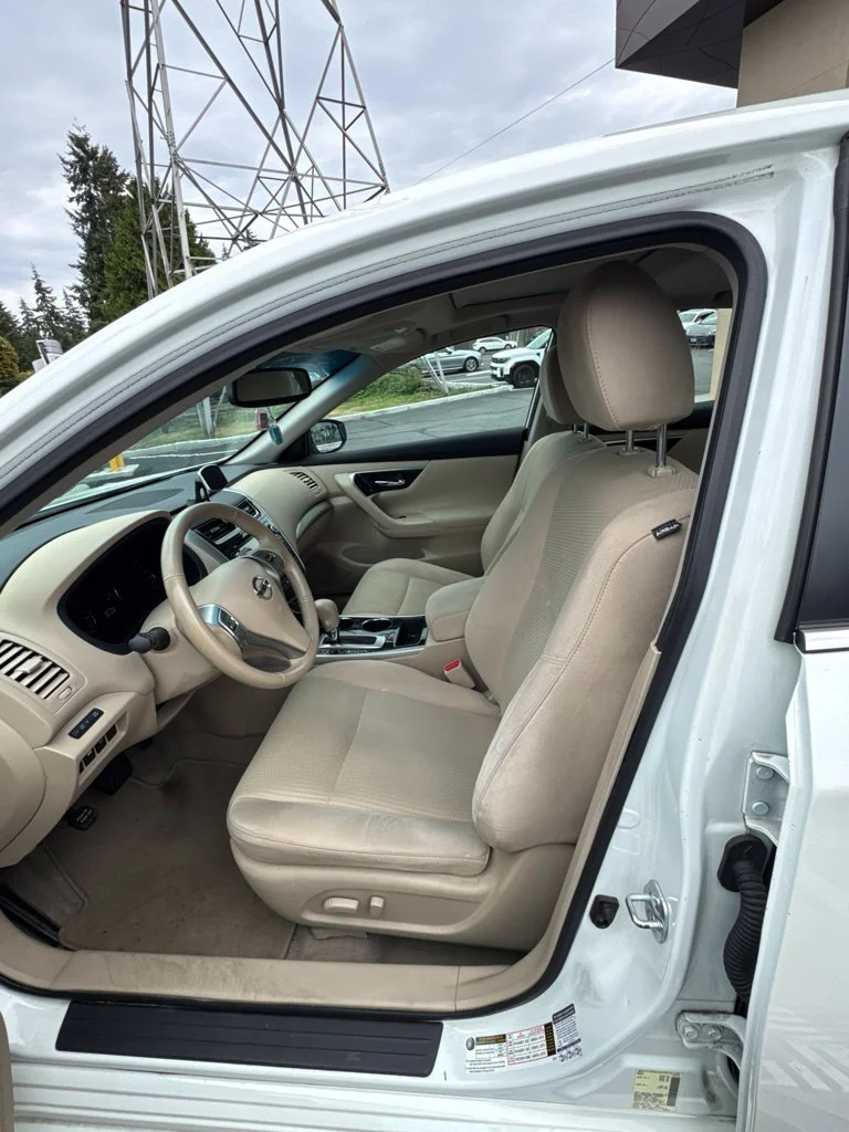 Used 2014 White Nissan 2.5 SV image 7