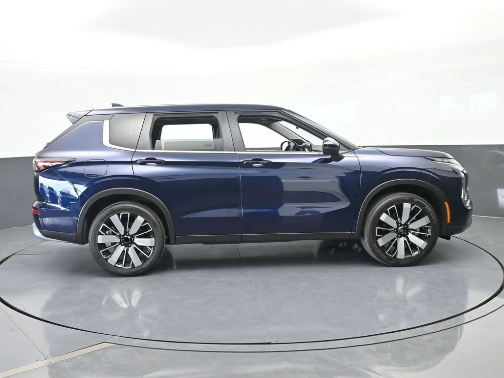 2026 Mitsubishi Outlander SE - Photo 7