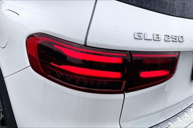 Used 2025 White Mercedes-Benz GLB 250 image 14