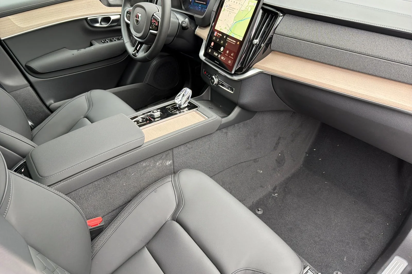 New 2026 AURORA SILVER Volvo Plus image 11