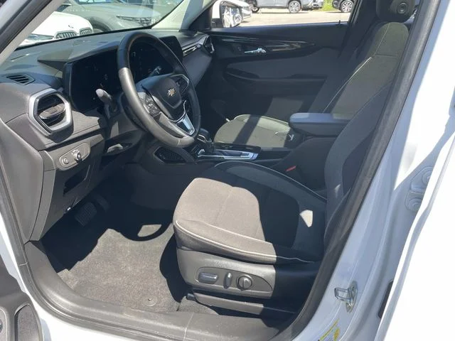 Used 2024 White Chevrolet LT image 21