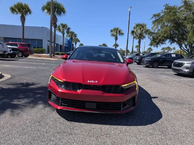 Used 2025 Runway Red Kia EX image 8