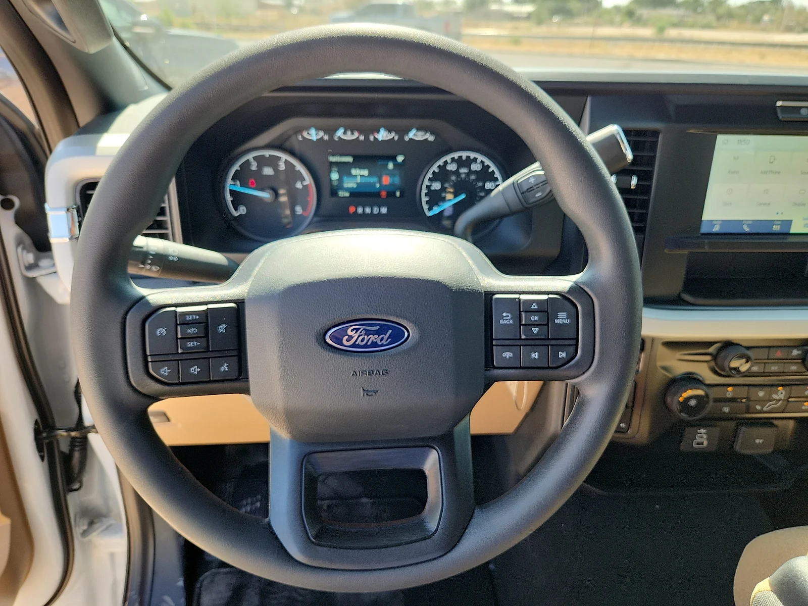 New 2027 Oxford White Ford XLT image 21