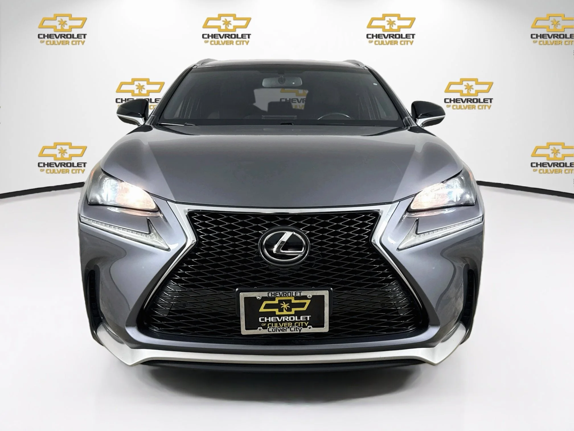 Used 2016  Lexus FWD 4dr image 2