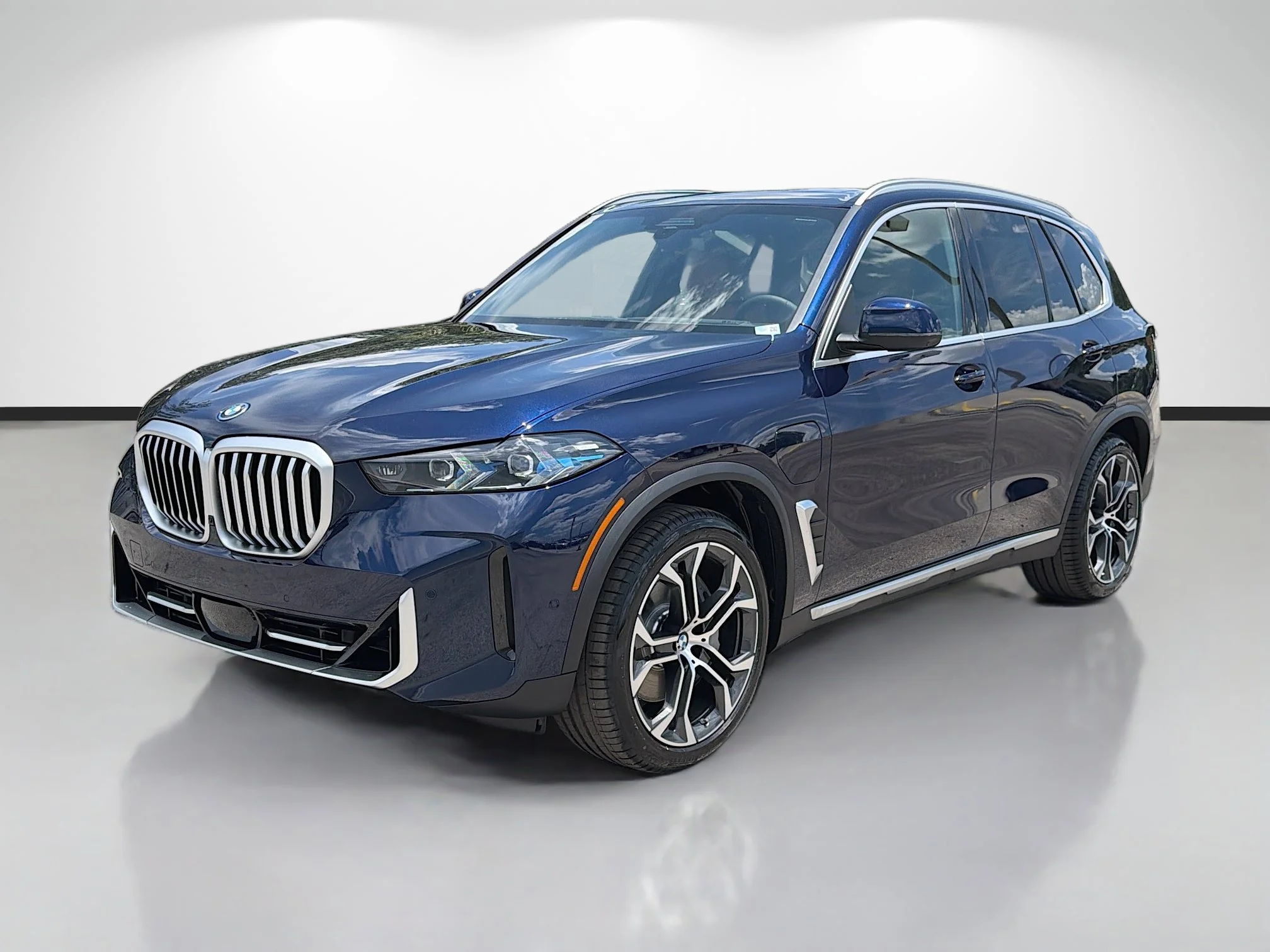 New 2026 Tanzanite Blue II Metallic BMW xDrive50e image 7