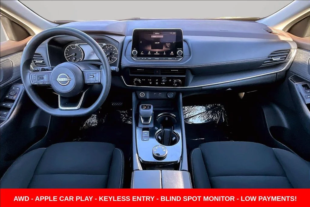 Used 2023 Gray Nissan S image 7