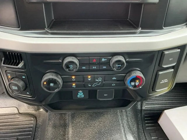 New 2026 Oxford White Ford XL image 16