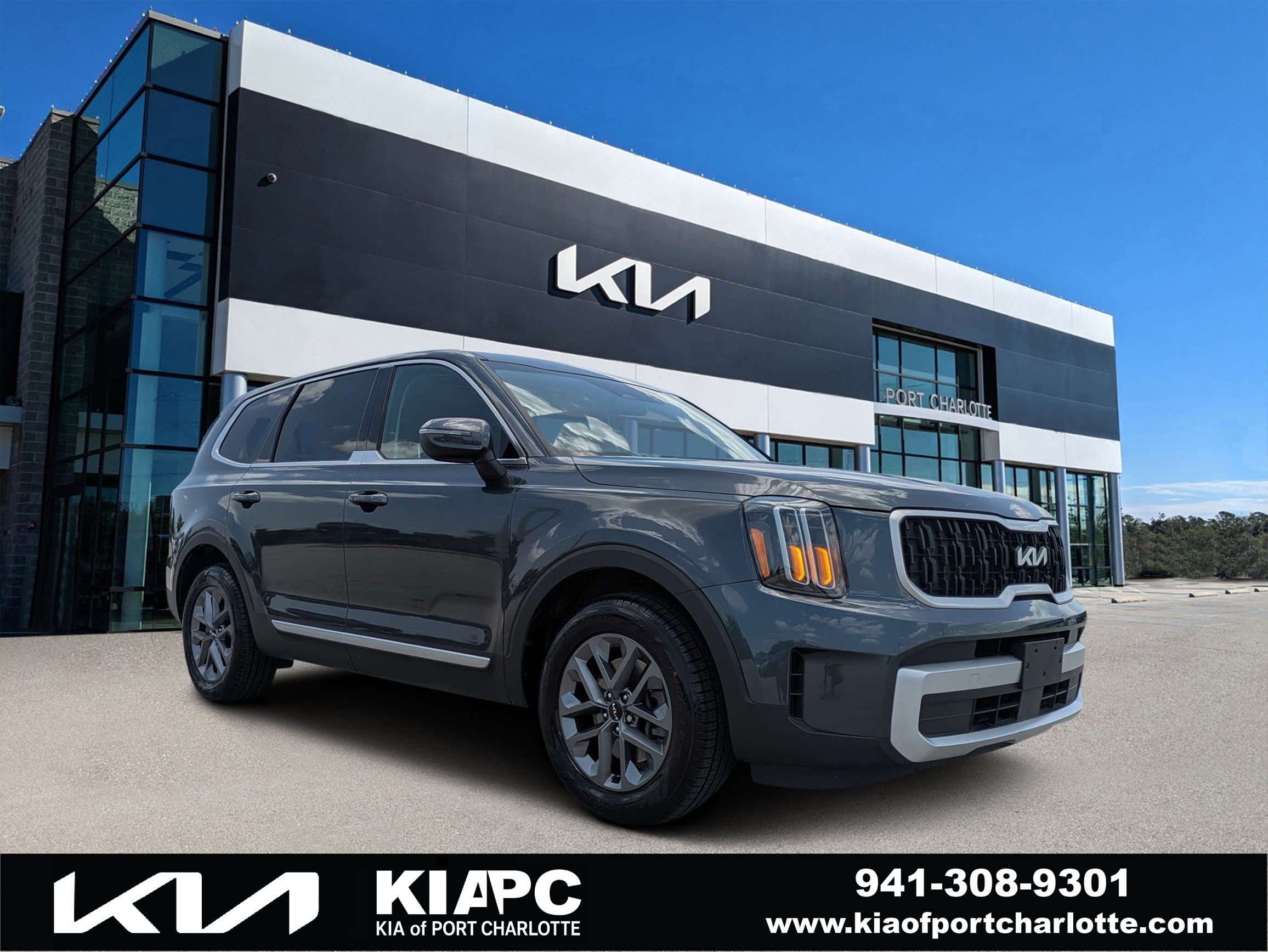 Certified Used 2024 Gravity Gray Kia LX image 1