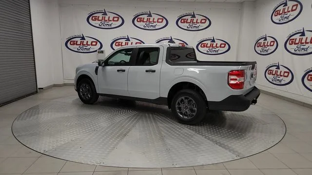 New 2025 Space White Metallic Ford XLT image 7