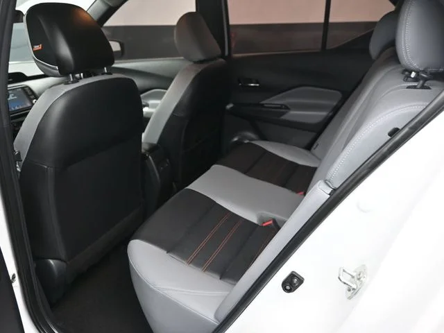 Used 2023 White Nissan SR image 16