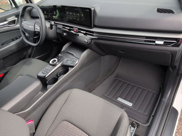 New 2026 Snow White Pearl Kia S image 28