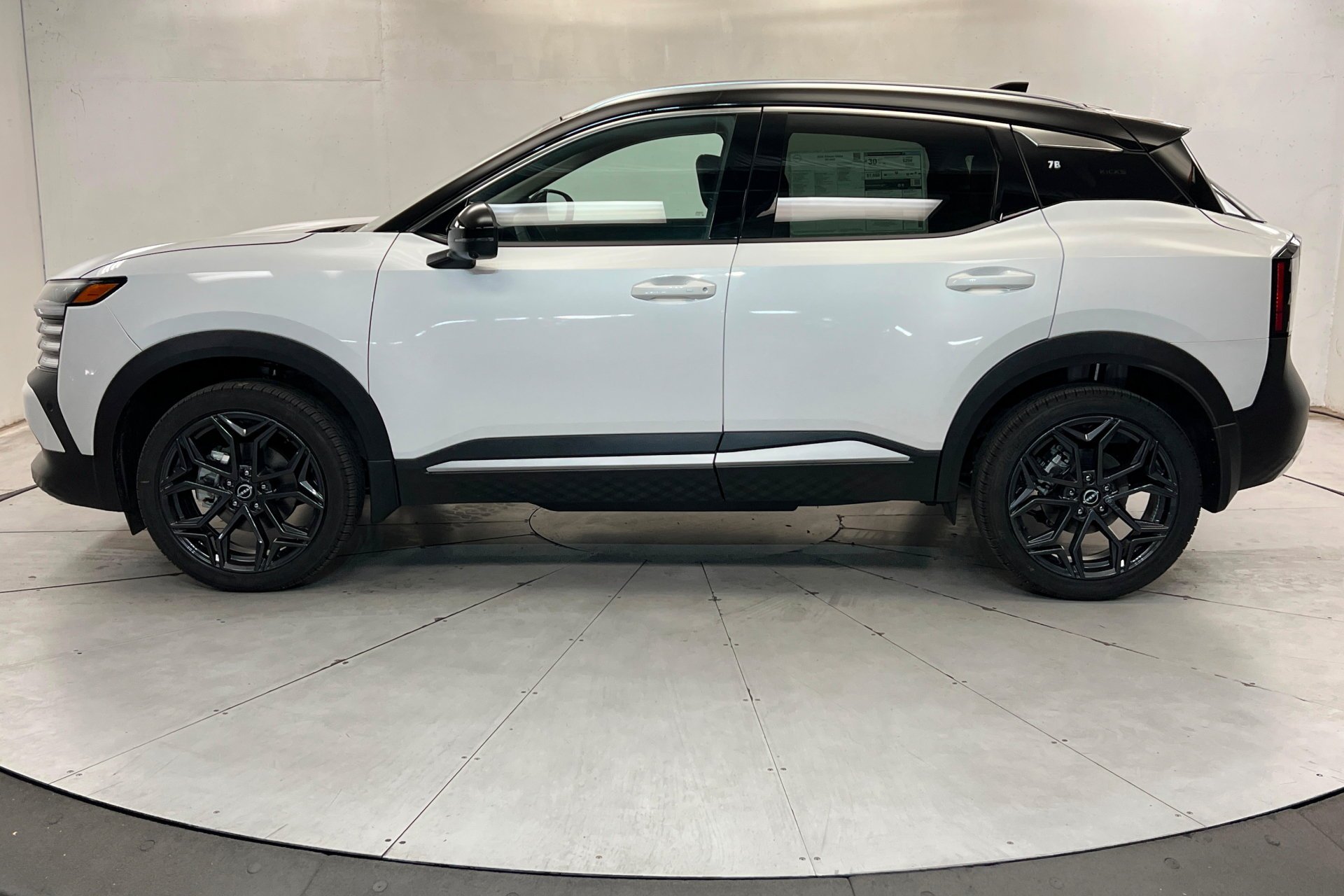 New 2026 Aspen White TriCoat / Super Black Two-tone Nissan SR image 2