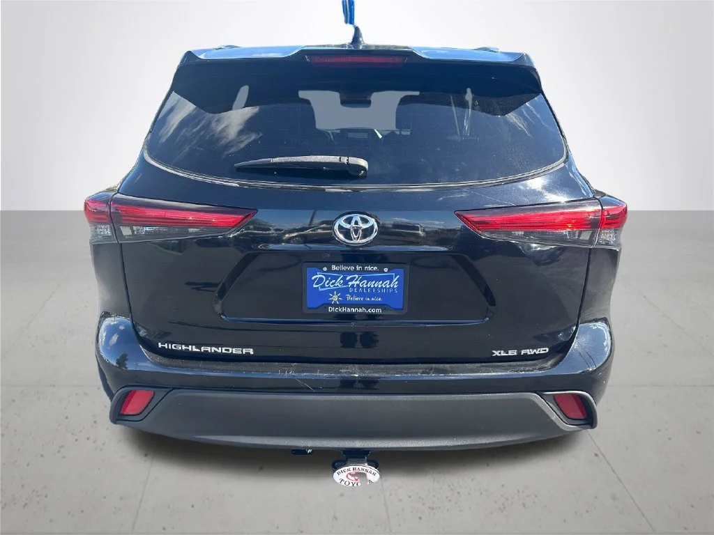Used 2021 Black Toyota XLE image 8