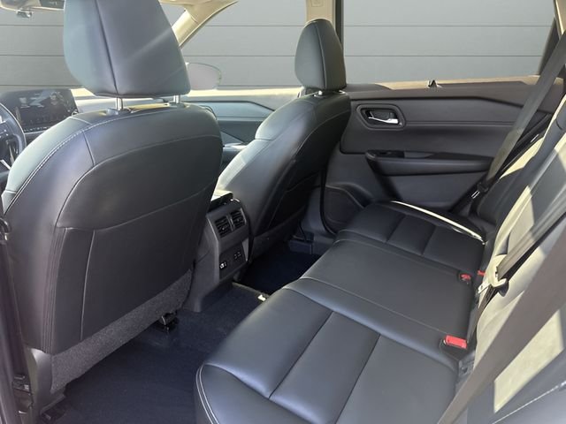Used 2023 Gray Nissan SL image 19