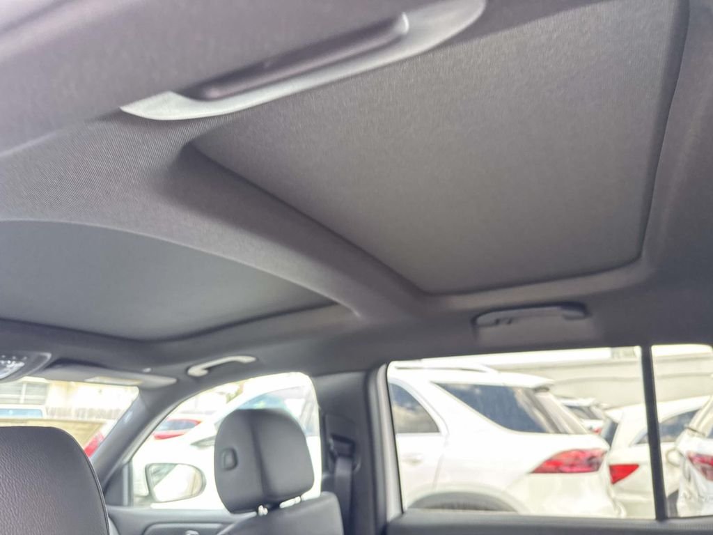 New 2026 Polar White Mercedes-Benz GLB 250 image 8