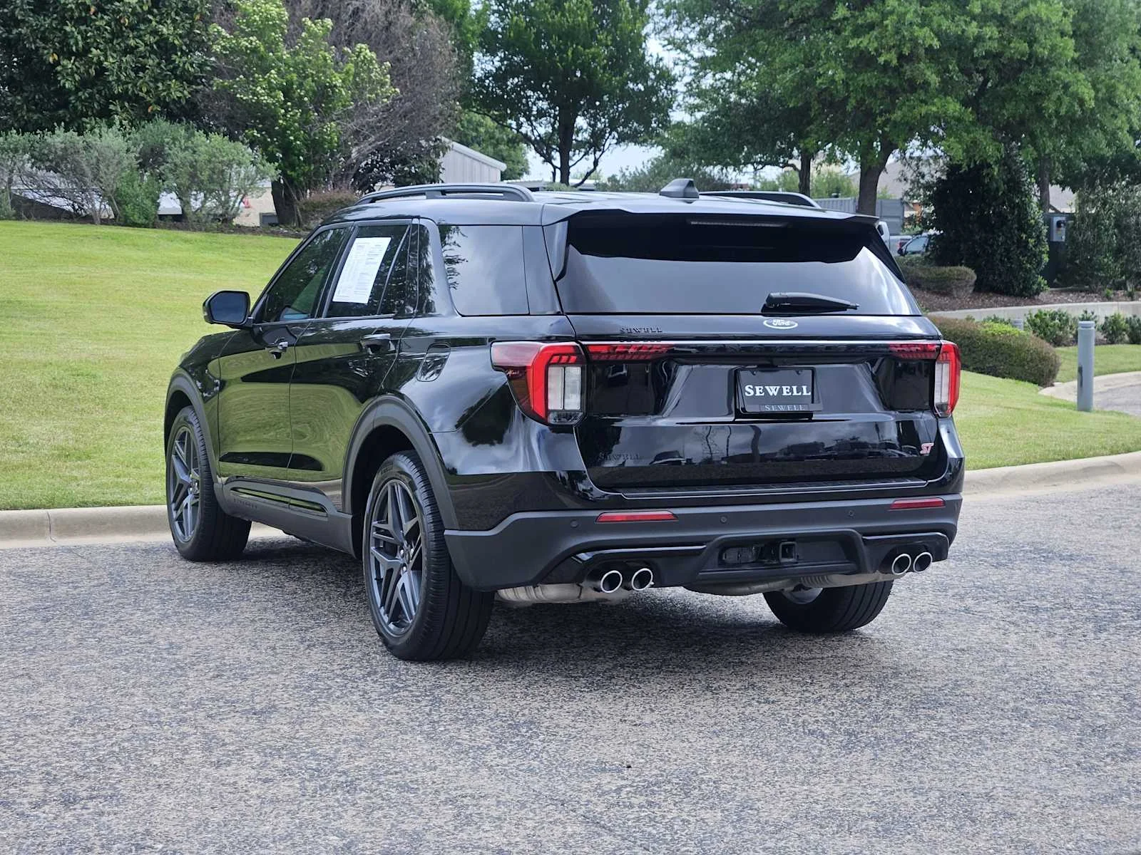 Used 2025 Agate Black Metallic Ford ST image 4