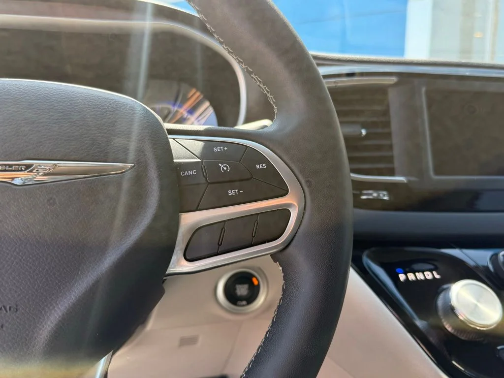 Used 2023 Black Chrysler LX image 21